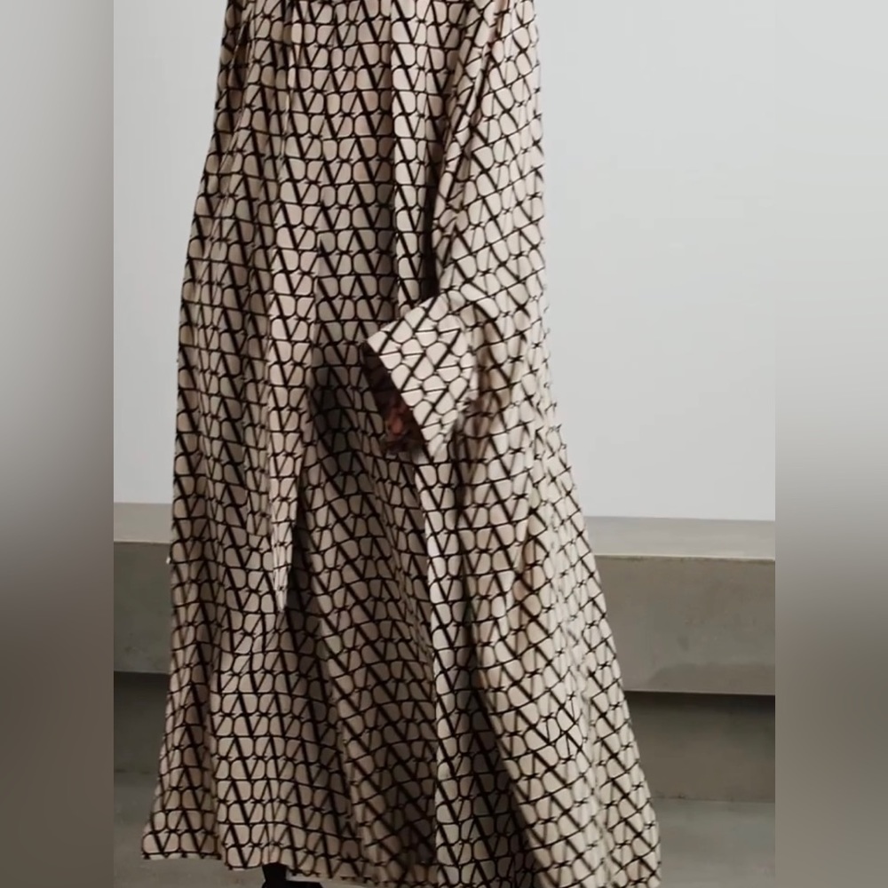 Valentino Iconographe maxi shirt dress with cape NWT - Picture 5 of 12